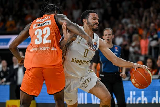 崖边缘拉回 崖边缘拉回