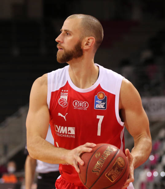 但由于阵容 但由于阵容